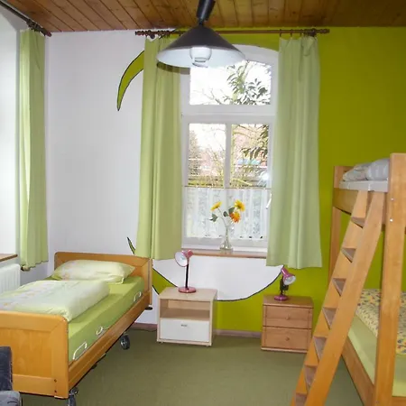 Haus Mit Der Roten Telefonzelle